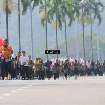 Runner Photo 7051666