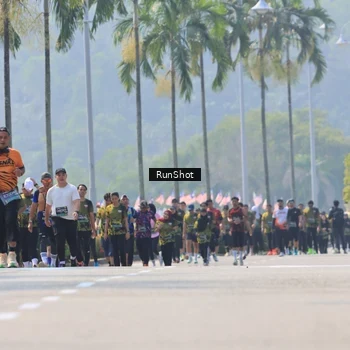 Runner Photo 7051675