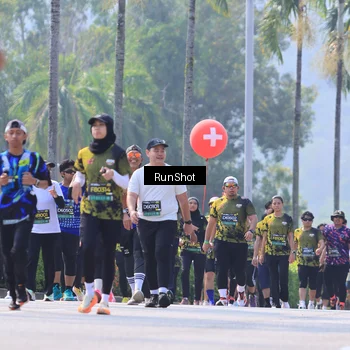 Runner Photo 7051711