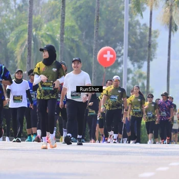 Runner Photo 7051720