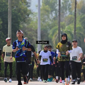 Runner Photo 7051726