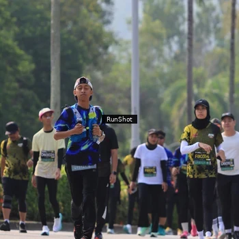 Runner Photo 7051731