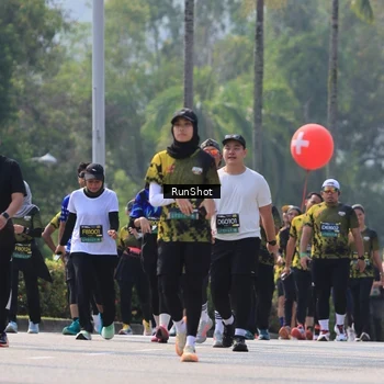Runner Photo 7051735