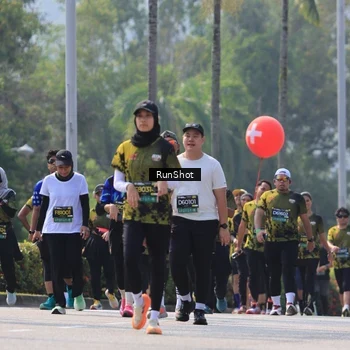 Runner Photo 7051736