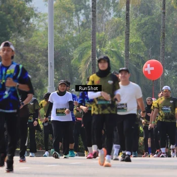 Runner Photo 7051737