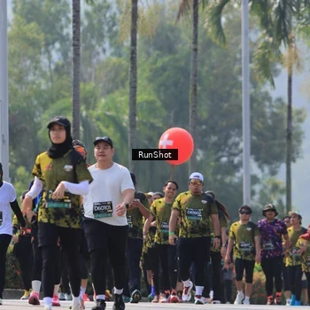 Runner Photo 7051738