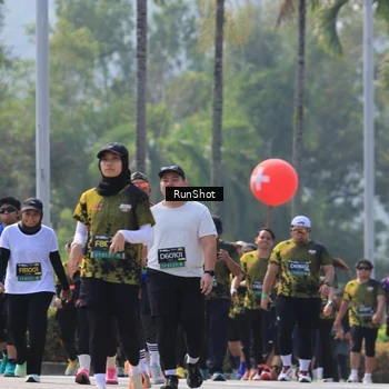 Runner Photo 7051741