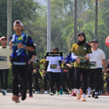 Runner Photo 7051745