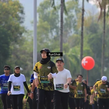 Runner Photo 7051758