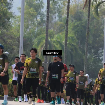 Runner Photo 7051768