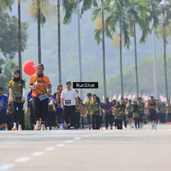Runner Photo 7051774