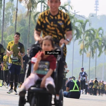 Runner Photo 7051784