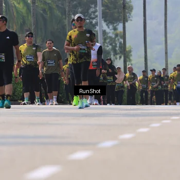 Runner Photo 7051793