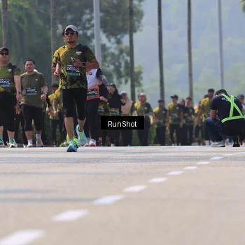 Runner Photo 7051796