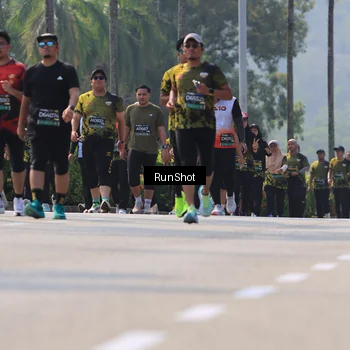 Runner Photo 7051806