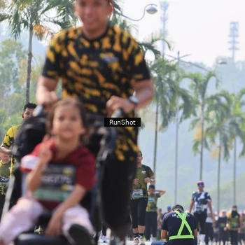 Runner Photo 7051824