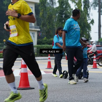 Runner Photo 7051830