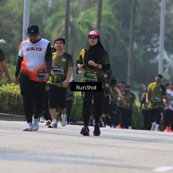 Runner Photo 7051835