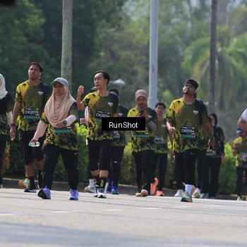 Runner Photo 7051858