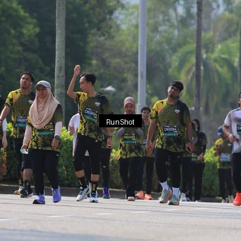 Runner Photo 7051864