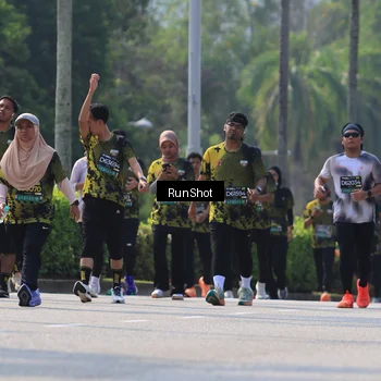 Runner Photo 7051868