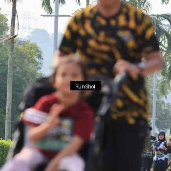 Runner Photo 7051871