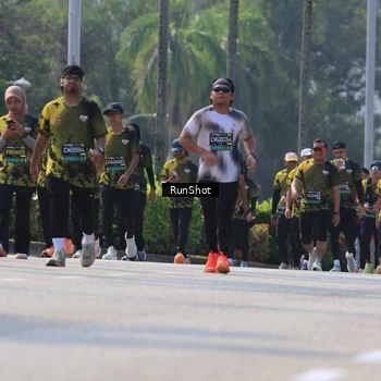 Runner Photo 7051880