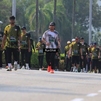 Runner Photo 7051881