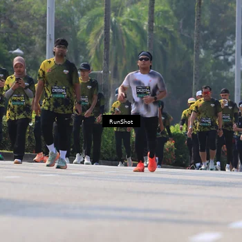 Runner Photo 7051885