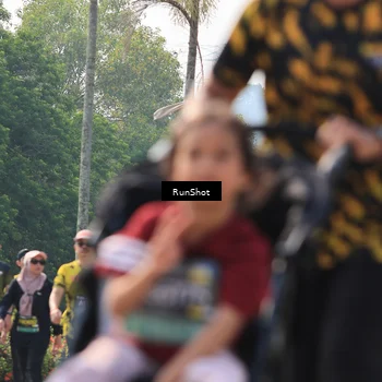 Runner Photo 7051886