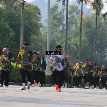 Runner Photo 7051902
