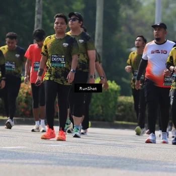 Runner Photo 7051913