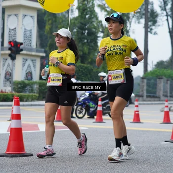 Runner Photo 7051926