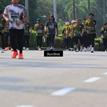 Runner Photo 7051937