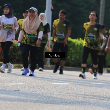 Runner Photo 7051944