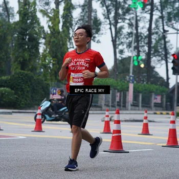 Runner Photo 7052010
