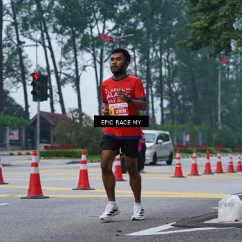 Runner Photo 7052060