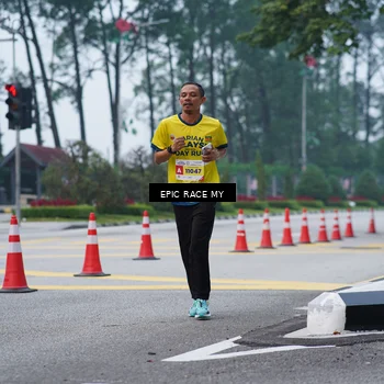 Runner Photo 7052111