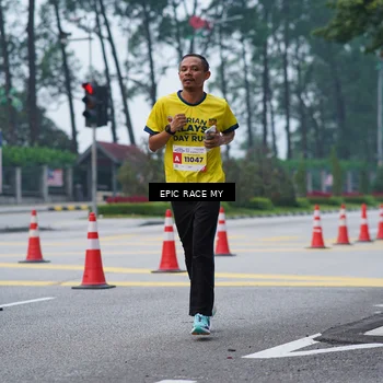 Runner Photo 7052115