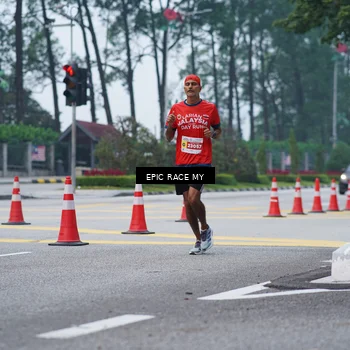Runner Photo 7052120