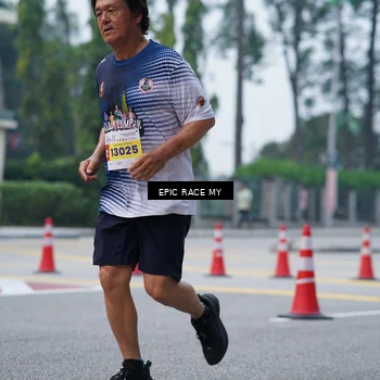 Runner Photo 7052136