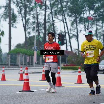 Runner Photo 7052192