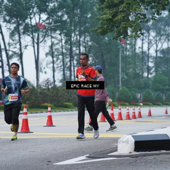 Runner Photo 7052218