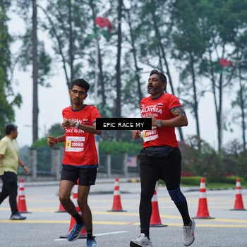 Runner Photo 7052222