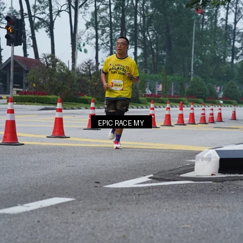 Runner Photo 7052357