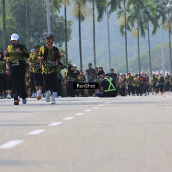 Runner Photo 7052465