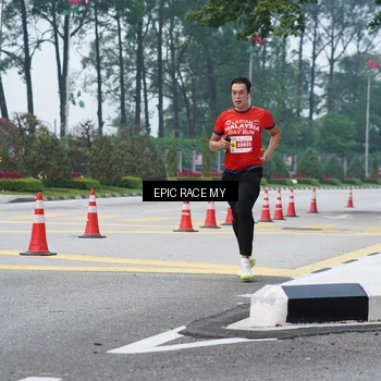 Runner Photo 7052536