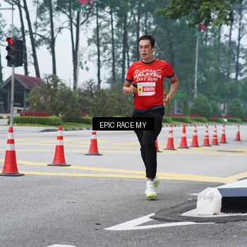 Runner Photo 7052541