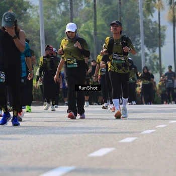 Runner Photo 7052575