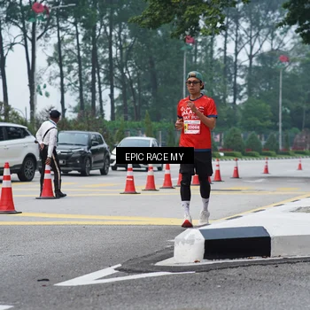 Runner Photo 7052655